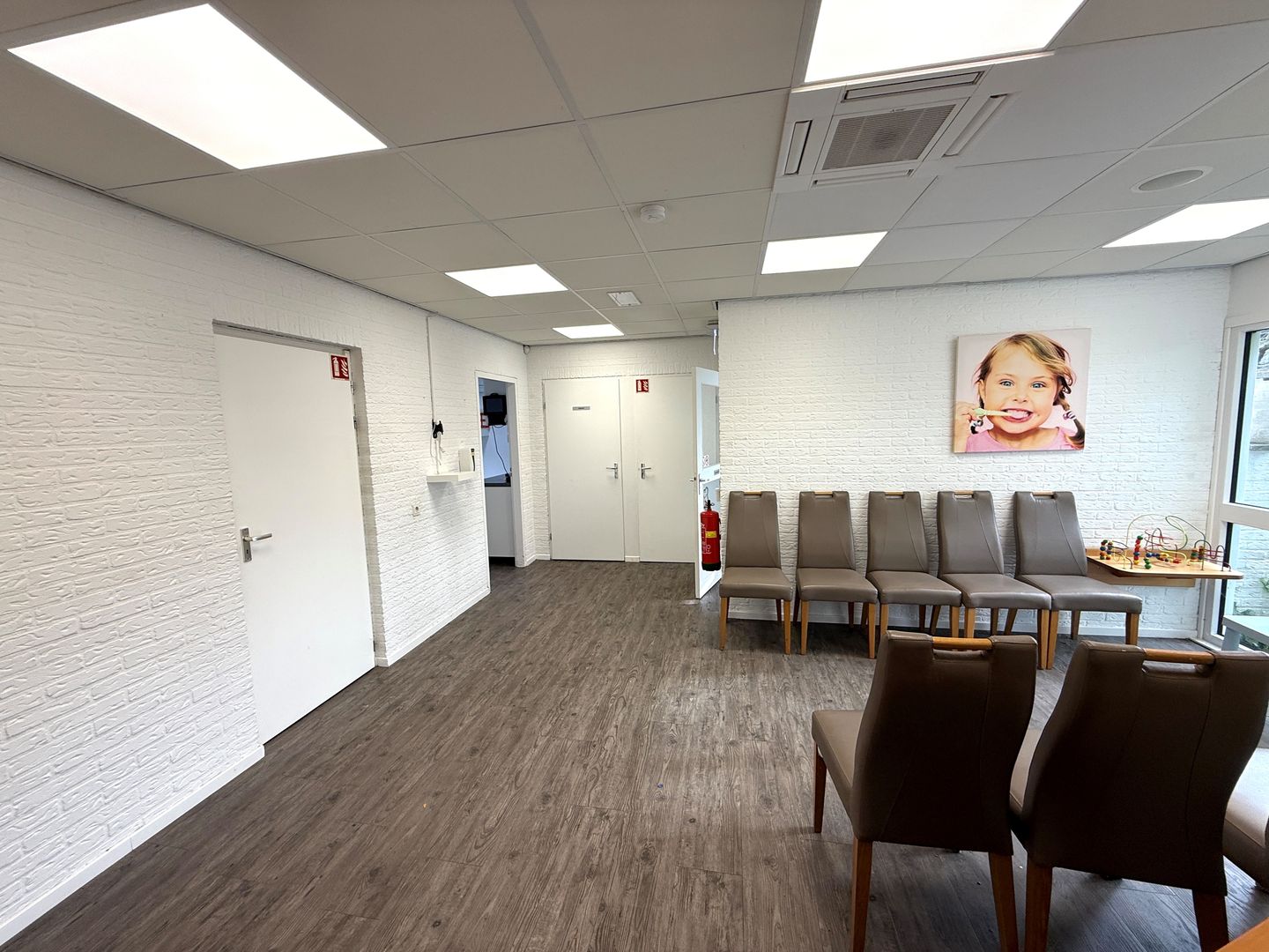 View photo 4 of De Maten 2