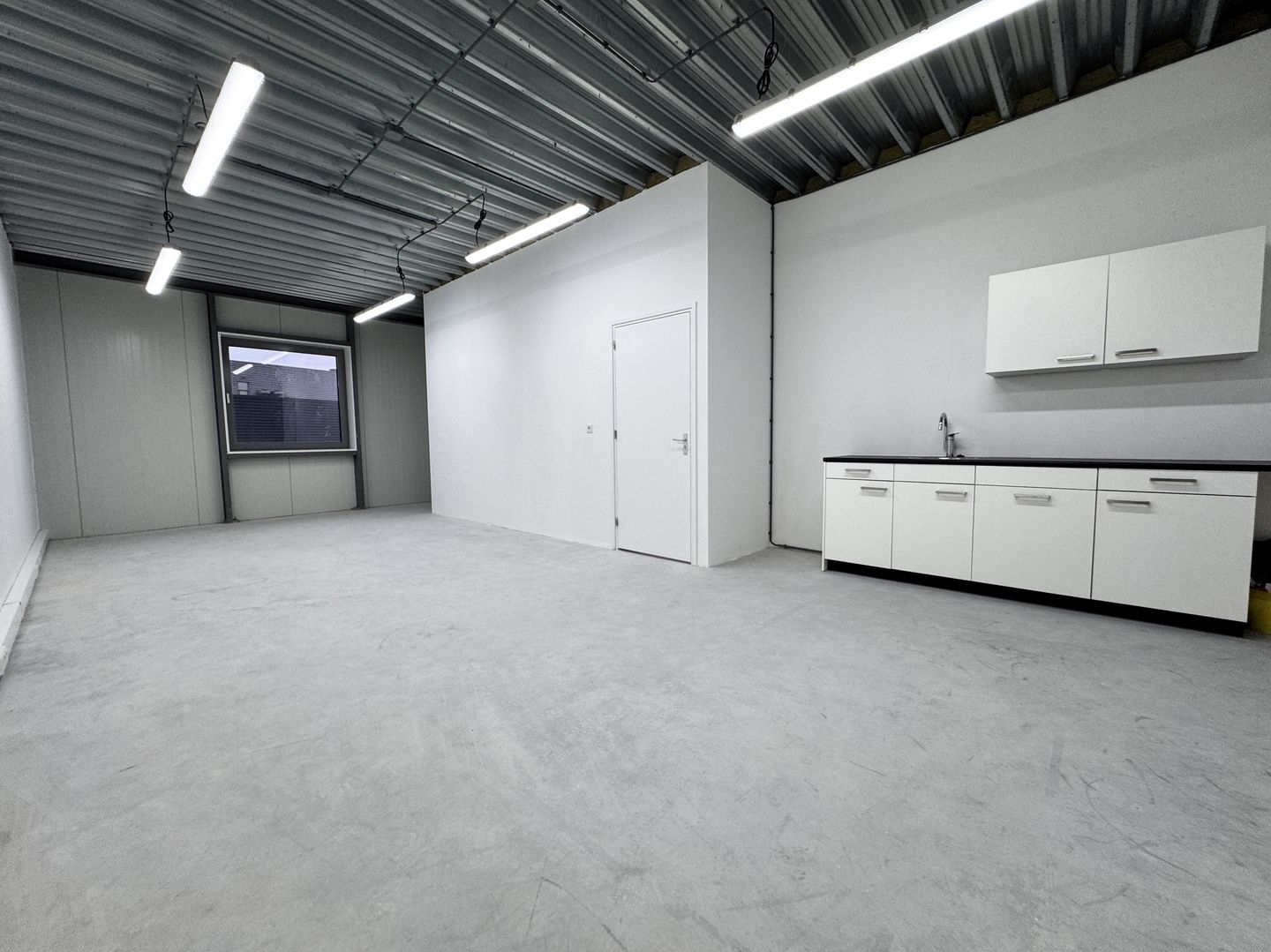 View photo 2 of Koningsbeltweg 35-S