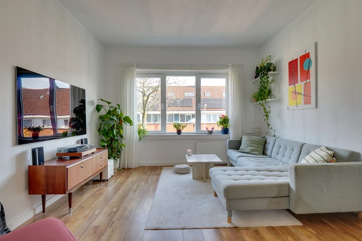 Photo 2 of Johannes Uitenbogaertstraat 46-BS