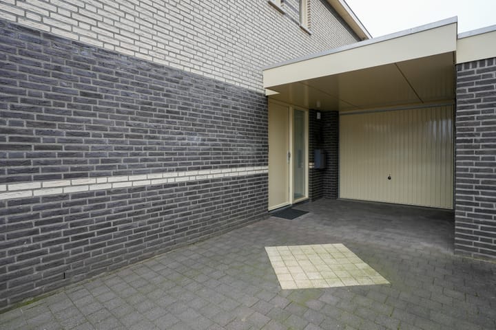 Photo 38 of Biddlestraat 8