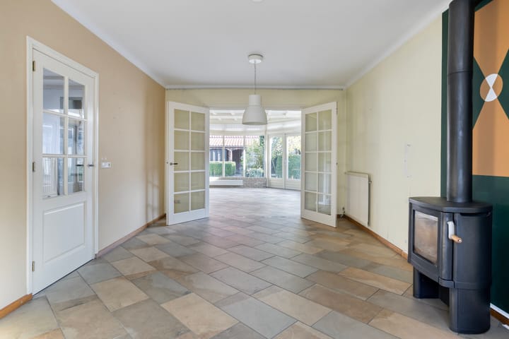 Photo 11 of Dr van Wamelstraat 19