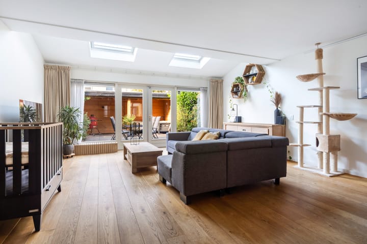 Photo 13 of Apollovlinder 34