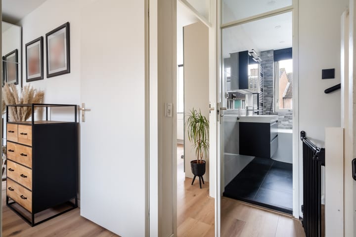 Photo 28 of Apollovlinder 34