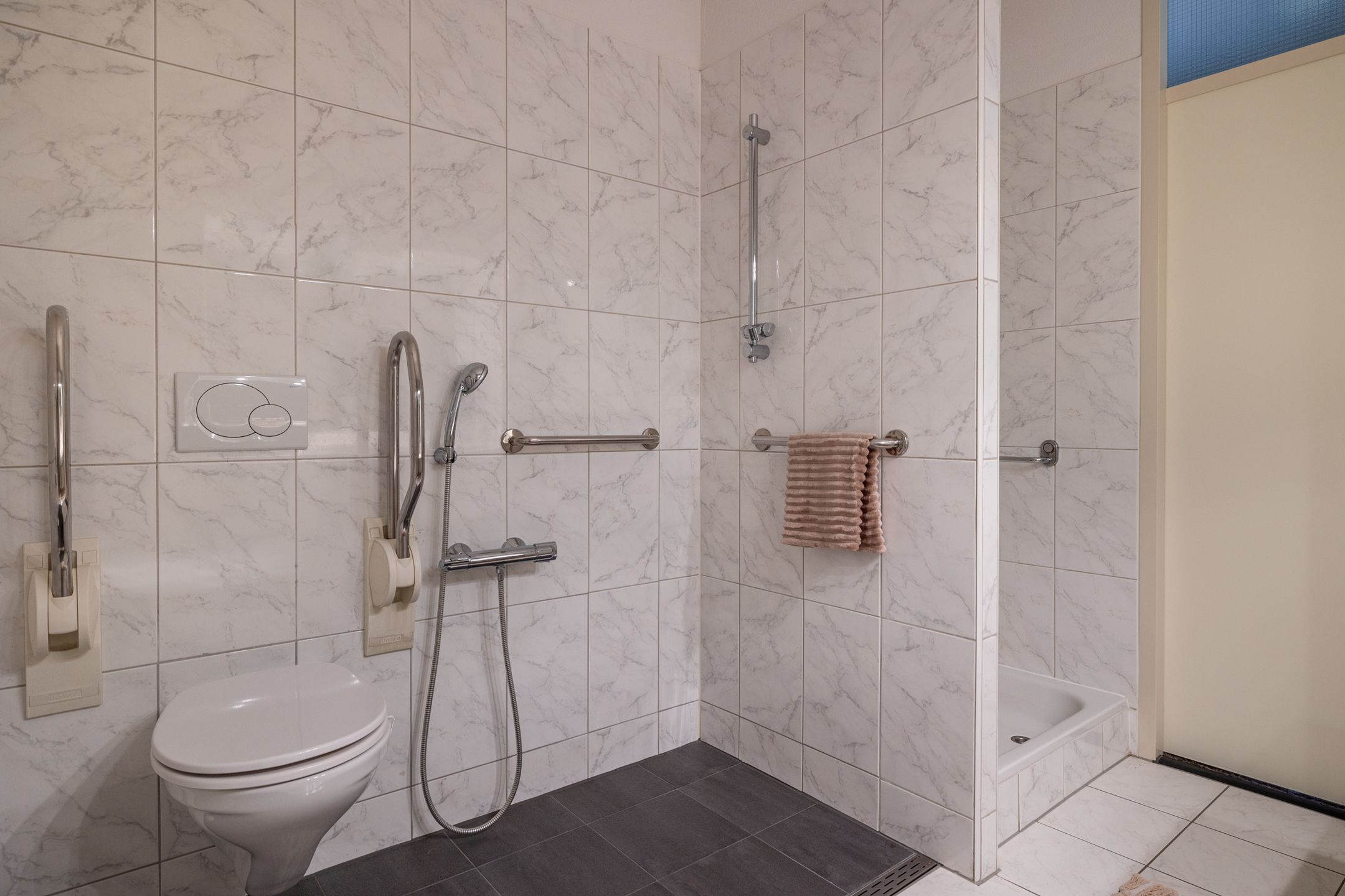 Foto 39 van Goejanverwelledijk 89