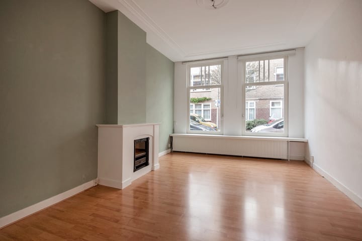 Photo 3 of Esdoornstraat 60