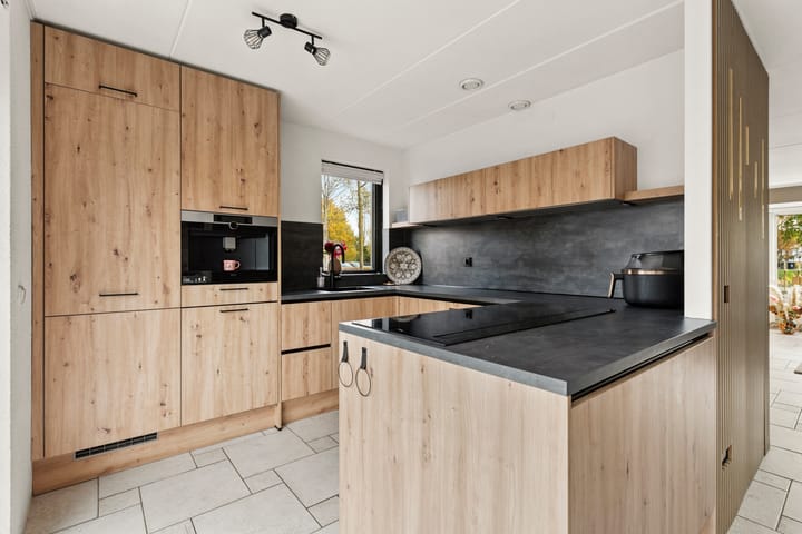 Photo 3 of Vasalisstraat 18