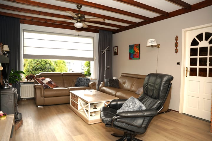 Photo 11 of Hugevlietstraat 12