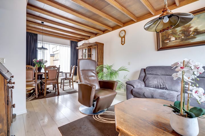 Photo 2 of Leliestraat 1