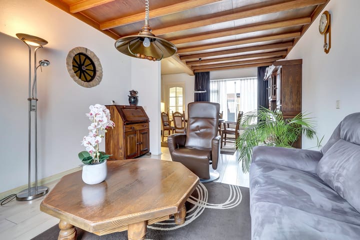 Photo 3 of Leliestraat 1