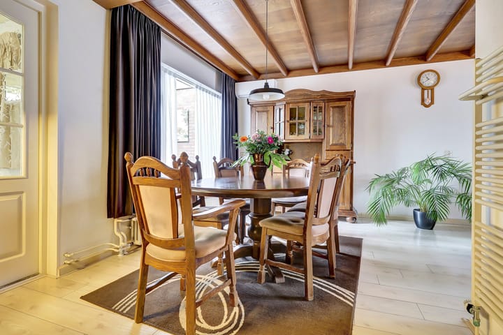 Photo 6 of Leliestraat 1