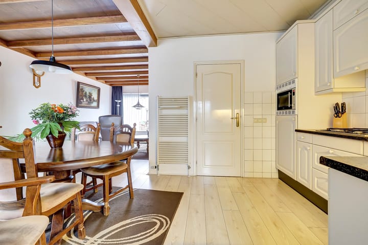 Photo 5 of Leliestraat 1