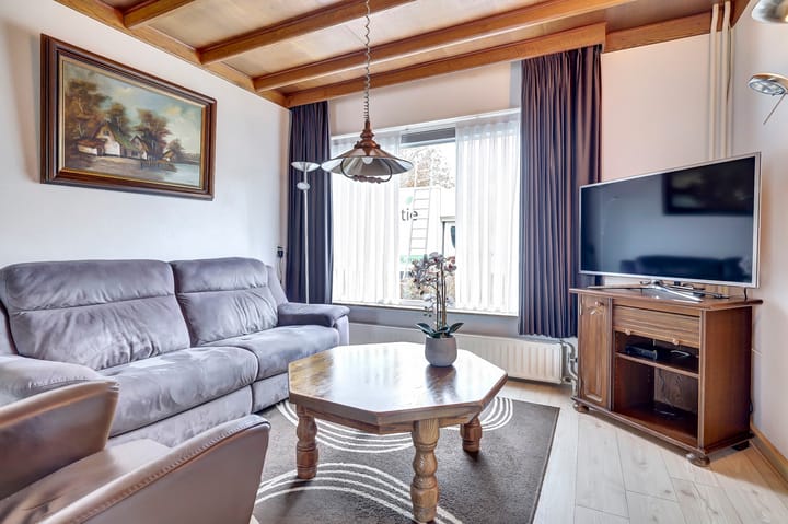 Photo 4 of Leliestraat 1