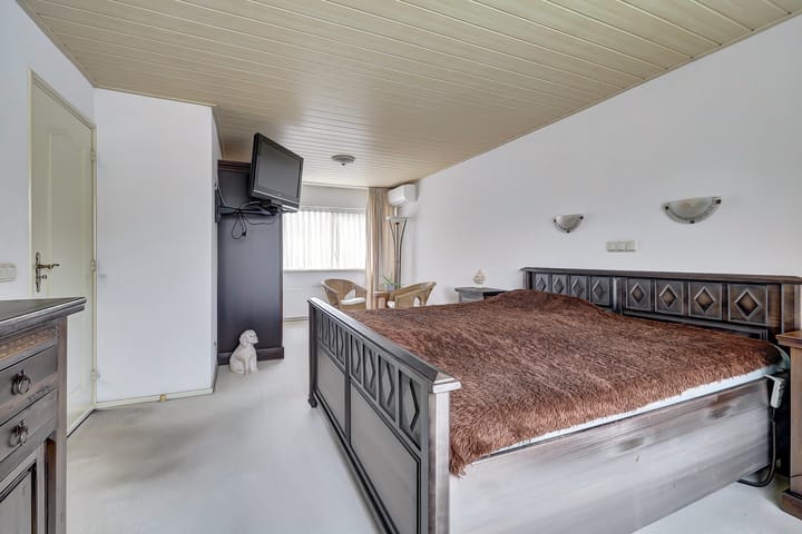 Photo 13 of Leliestraat 1