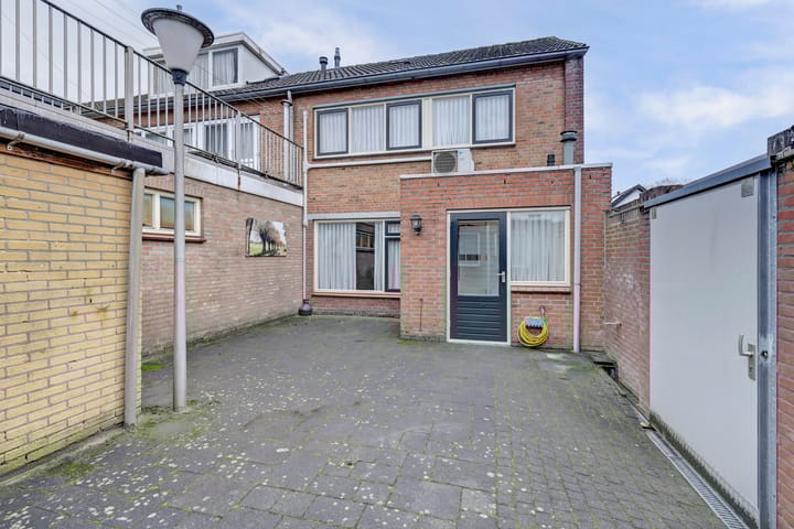 Photo 25 of Leliestraat 1