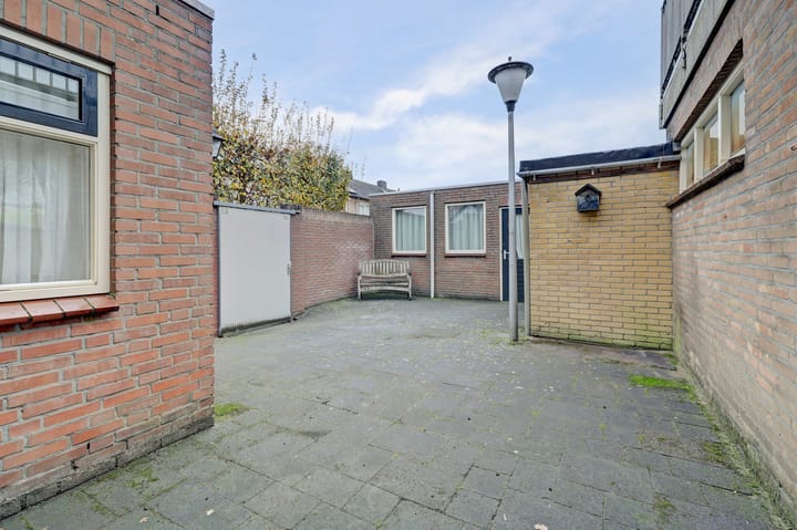 Photo 26 of Leliestraat 1