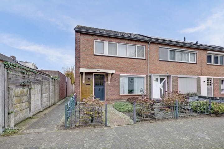 Photo 31 of Leliestraat 1