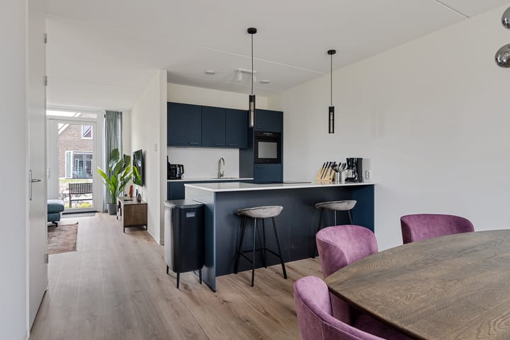 Foto 15 van Almereweg (Korenhuys)