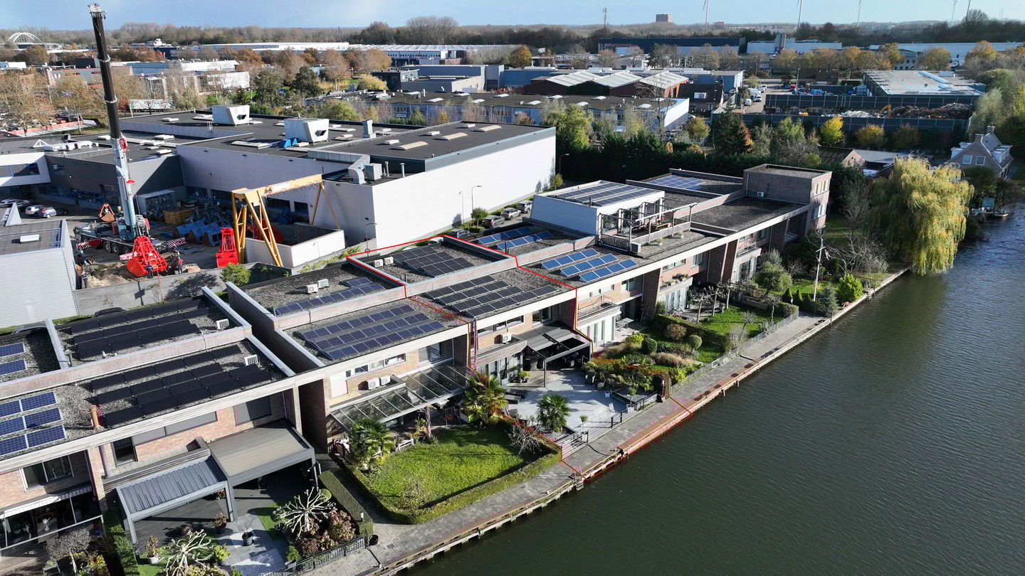 Bekijk foto 2 van Lorentzbaan 8