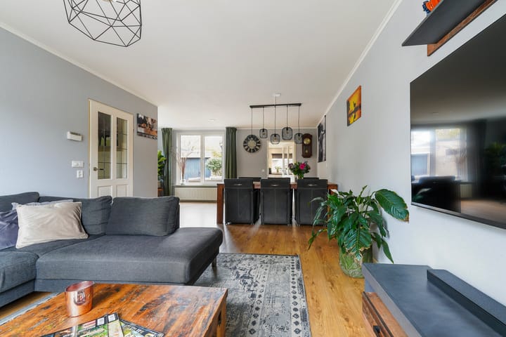 Photo 2 of Ranonkel 15