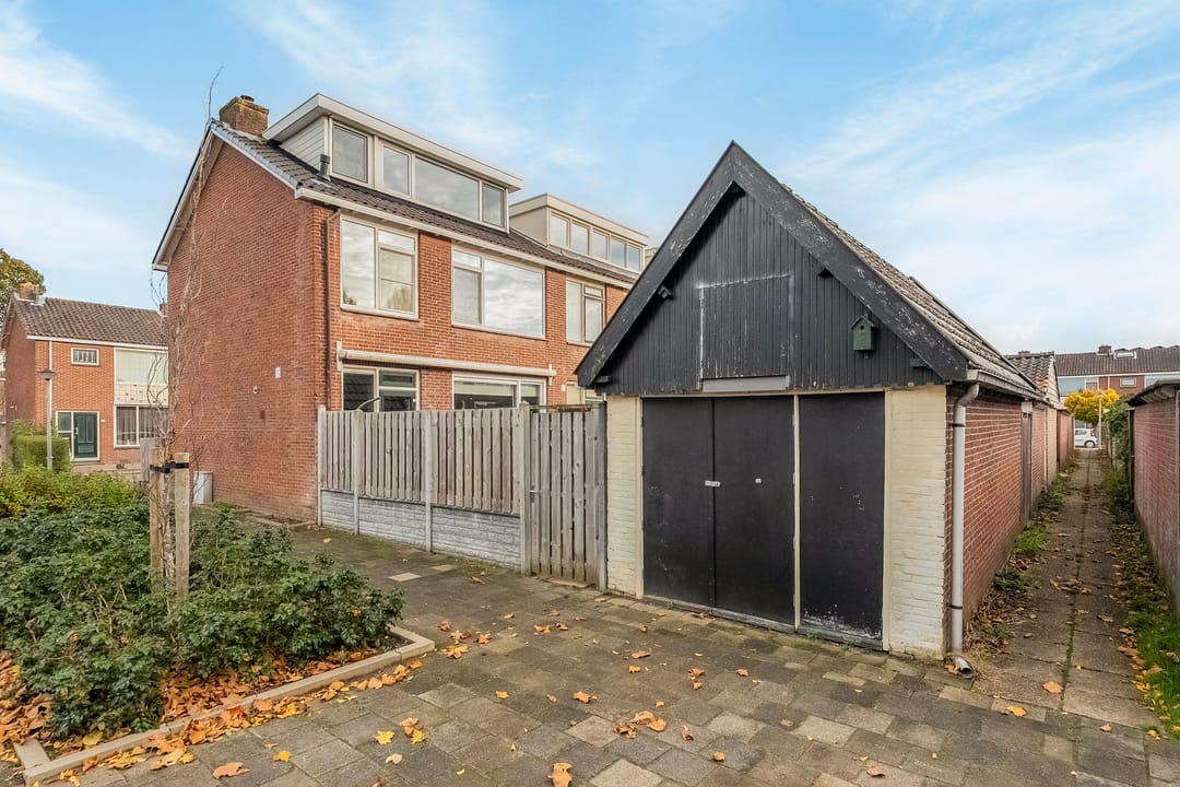 Photo 2 of Burgemeester Struijkstraat 38