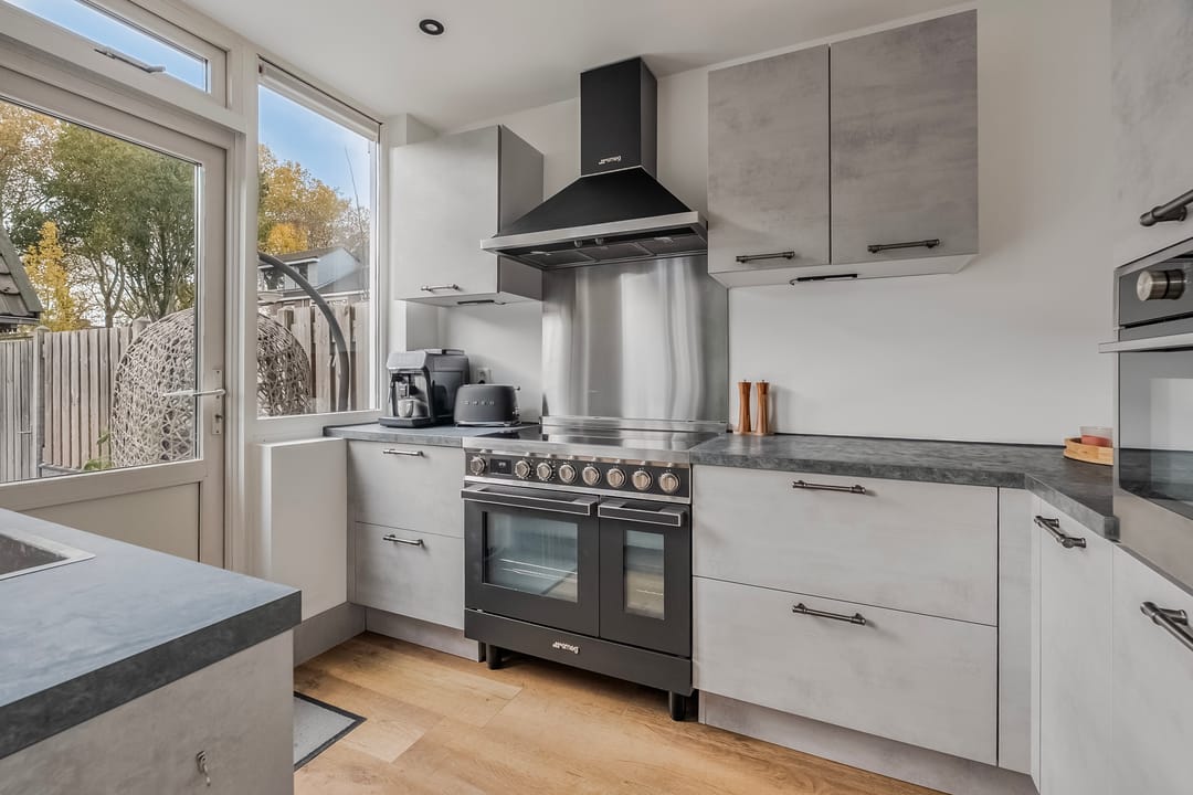 Photo 8 of Burgemeester Struijkstraat 38