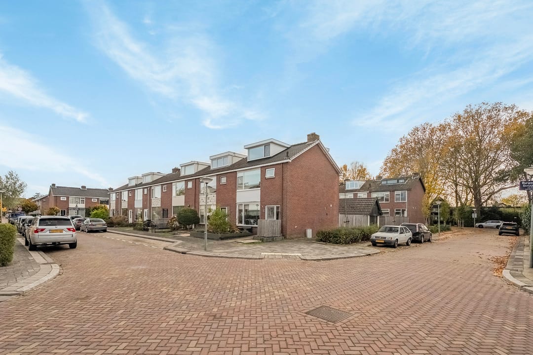 Photo 32 of Burgemeester Struijkstraat 38