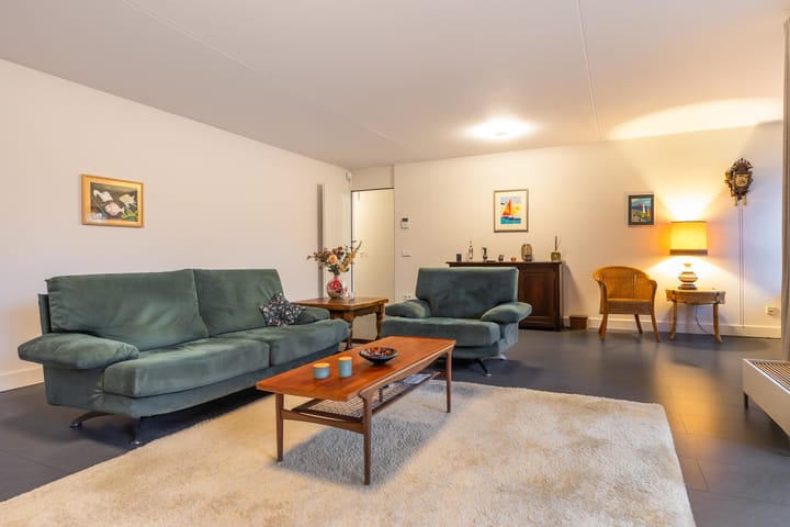 Photo 2 of Amphion 66