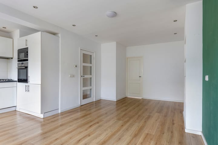 Photo 3 of Hogenbanweg 94-A