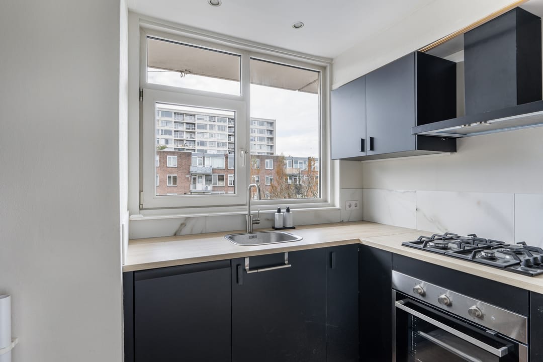 Photo 17 of van Hoornbeekstraat 17-C