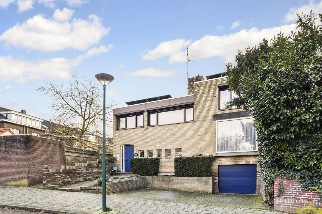 Foto 1 van Bisschop Drehmansstraat 17