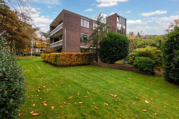 Photo 2 of Boulevard 22-1