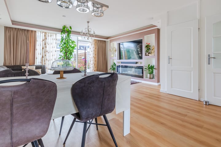 Photo 9 of Wederik 110