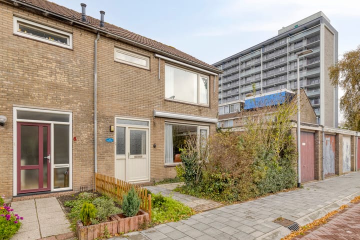 Photo 2 of Kadoelenstraat 4