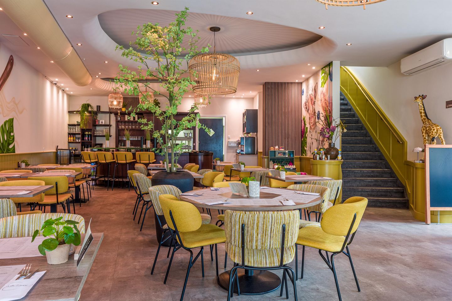 Bekijk foto 2 van Spoorstraat 4