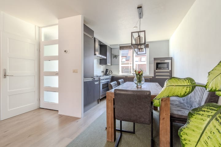 Photo 3 of Aletta Jacobsstraat 72