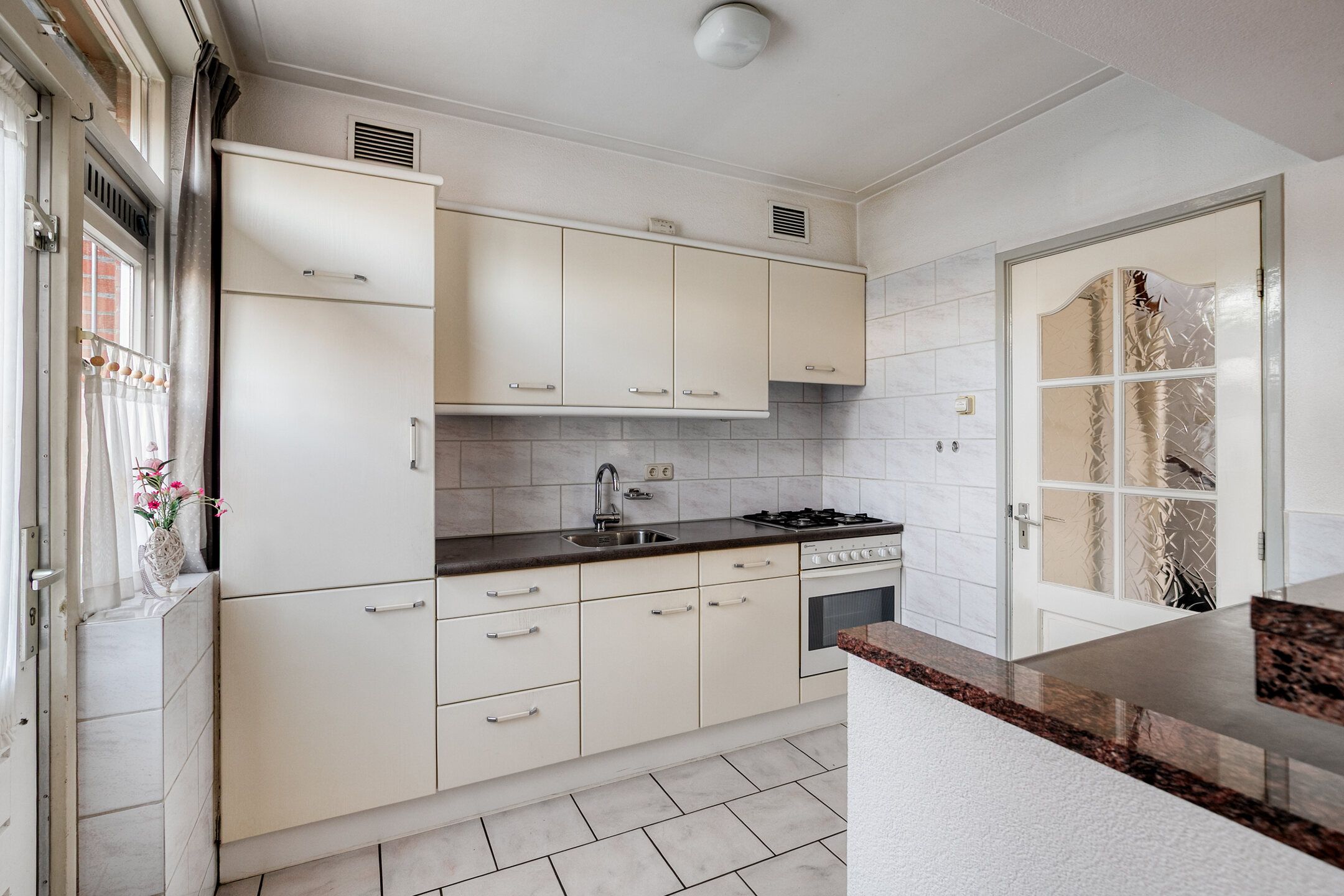 Photo 6 of Bergmanstraat 8