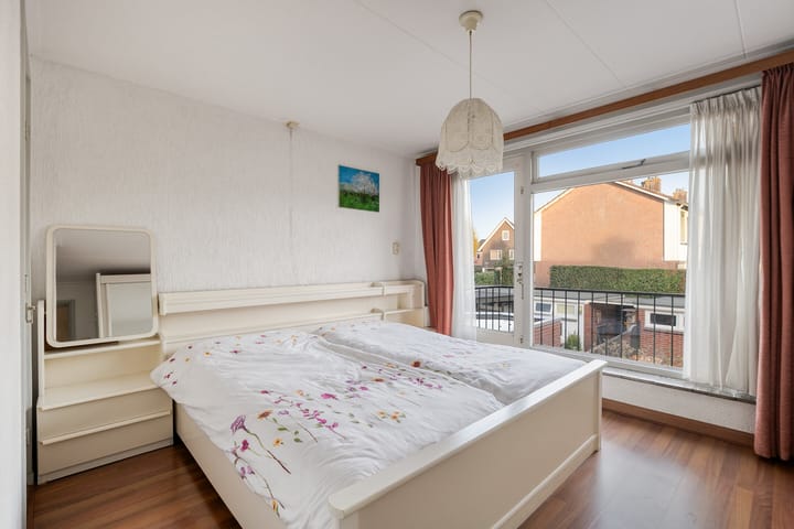 Photo 10 of Bergmanstraat 8