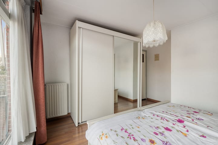 Photo 12 of Bergmanstraat 8