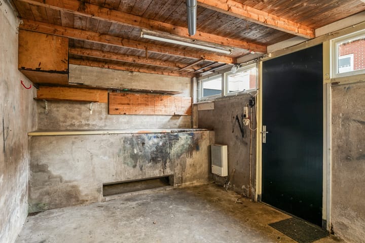 Photo 22 of Bergmanstraat 8