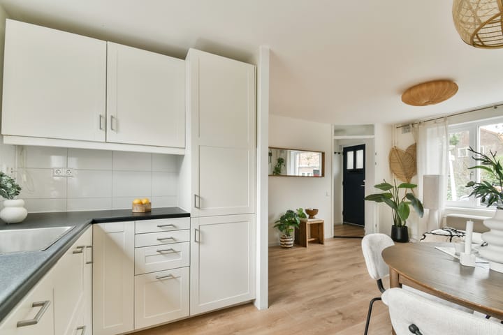 Photo 9 of Maanstraat 58