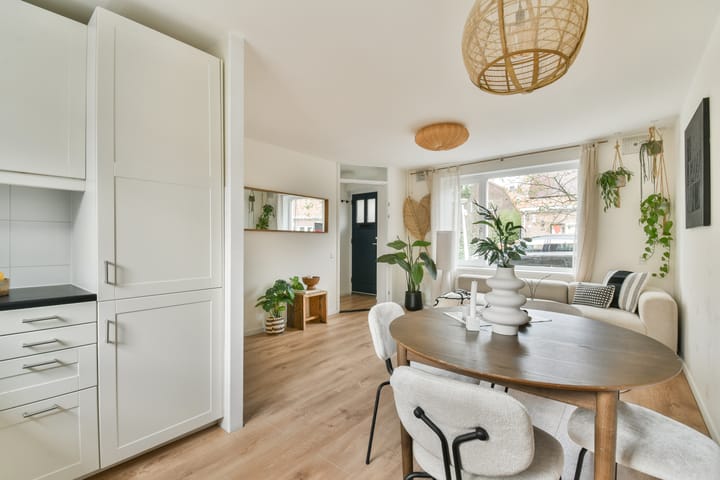 Photo 10 of Maanstraat 58