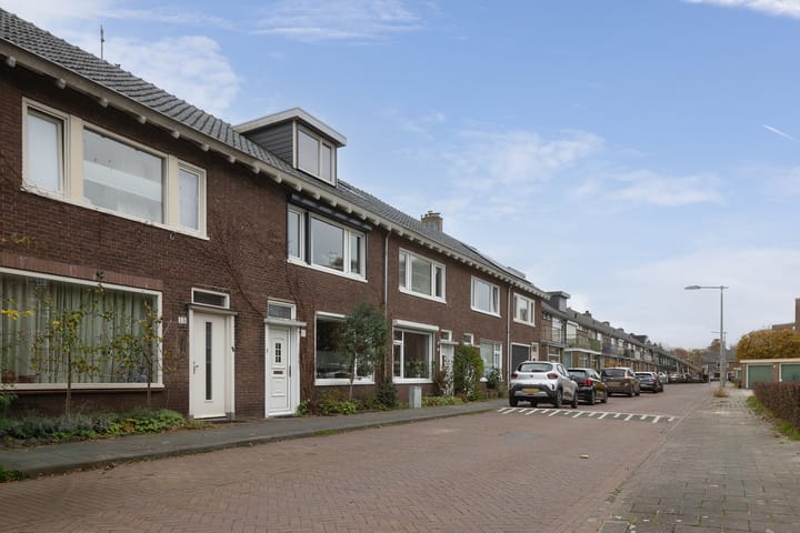 Photo 34 of Margrietstraat 17