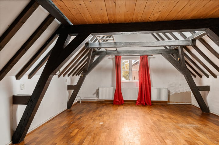 Photo 21 of Bredestraat 6