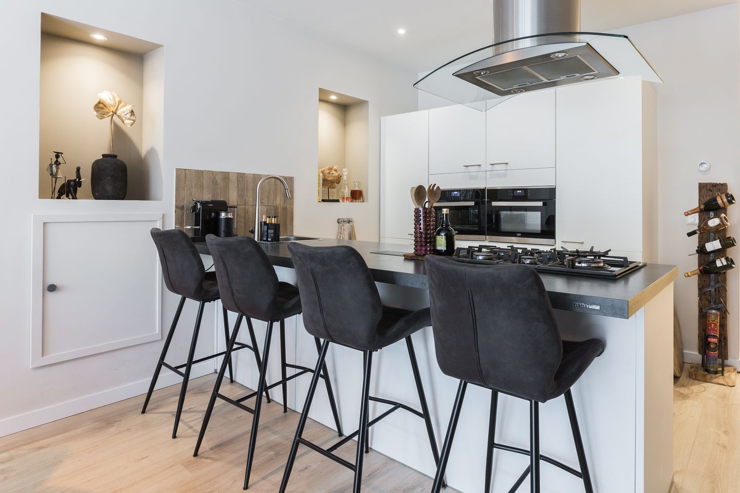 Photo 14 of Philips Willemstraat 14-A