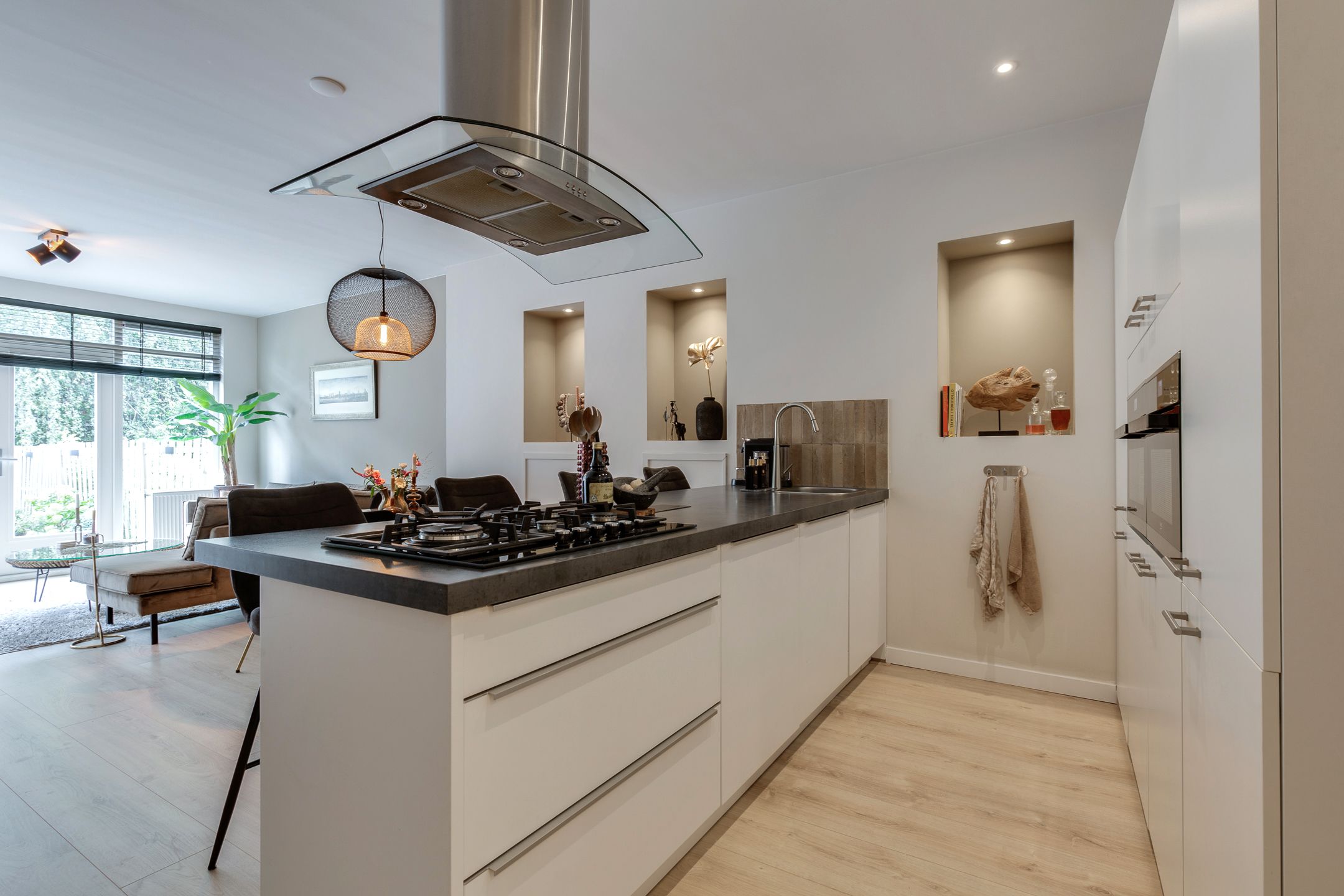 Photo 15 of Philips Willemstraat 14-A
