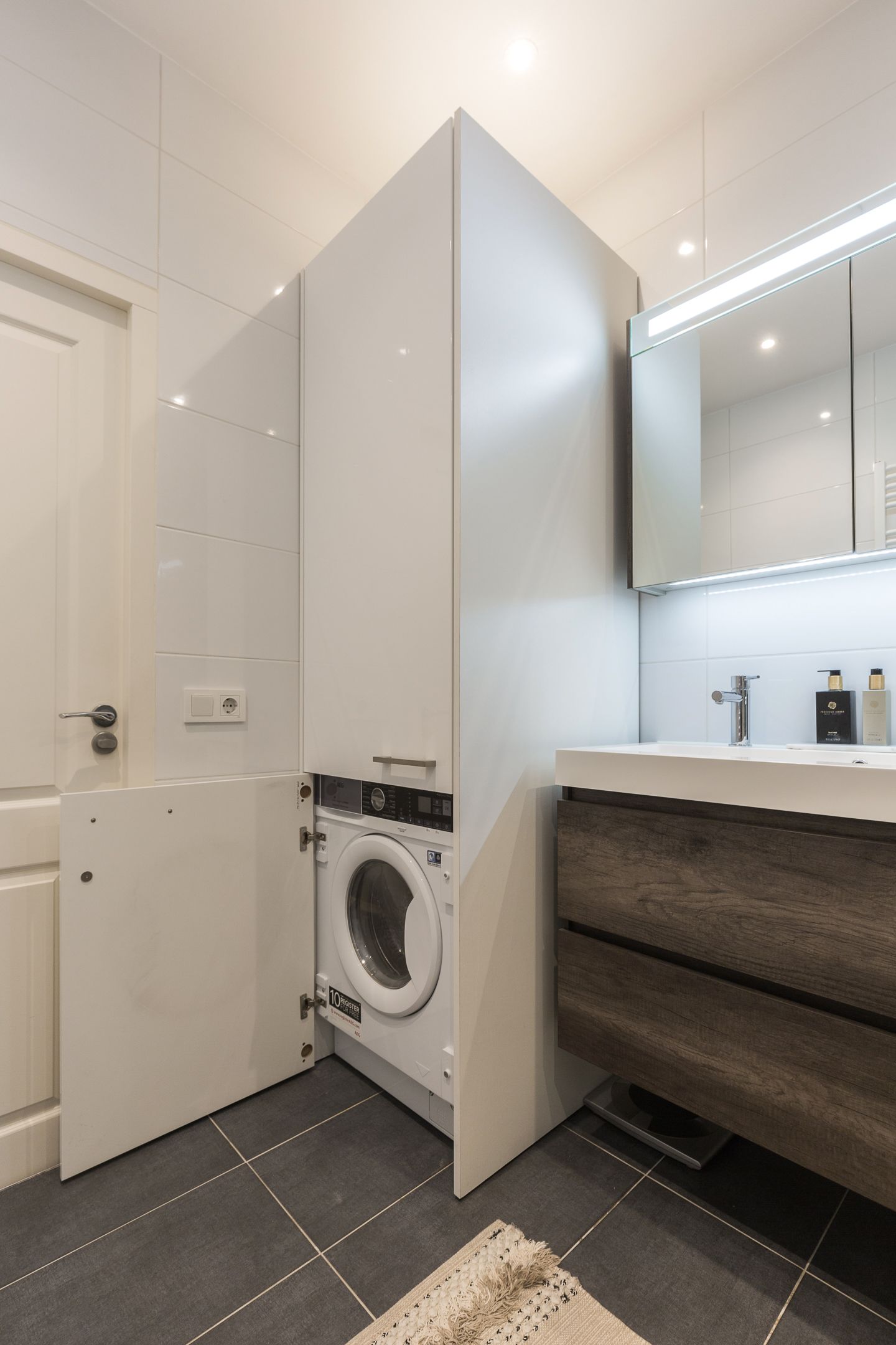 Photo 24 of Philips Willemstraat 14-A