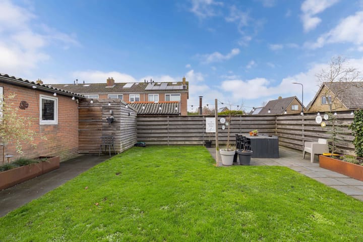 Photo 34 of Opslach 14