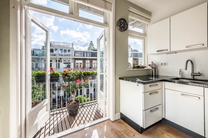 Photo 13 of Stolwijkstraat 53-3