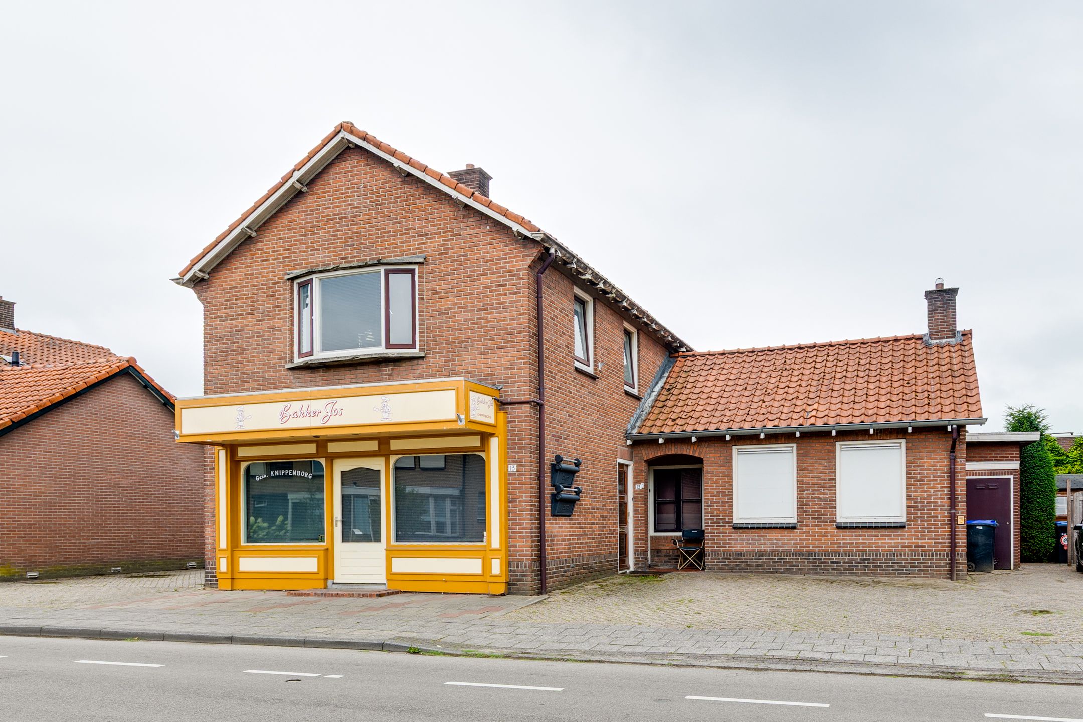 Dorpsstraat 13 