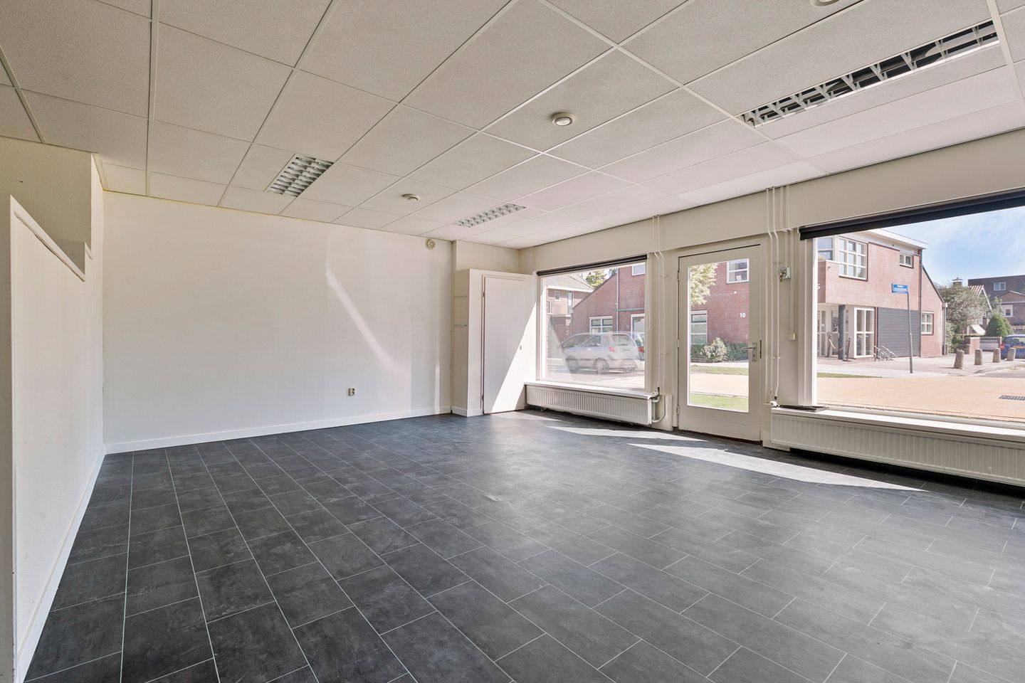 View photo 2 of Kerkstraat 3